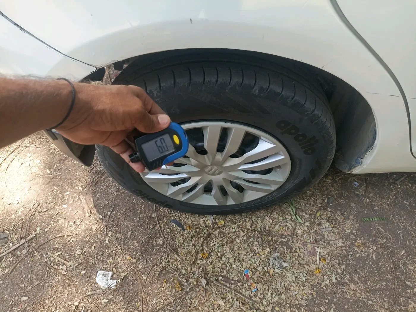 2017 Maruti Swift VDI, Diesel, Manual, 1,17,592 km, tyre