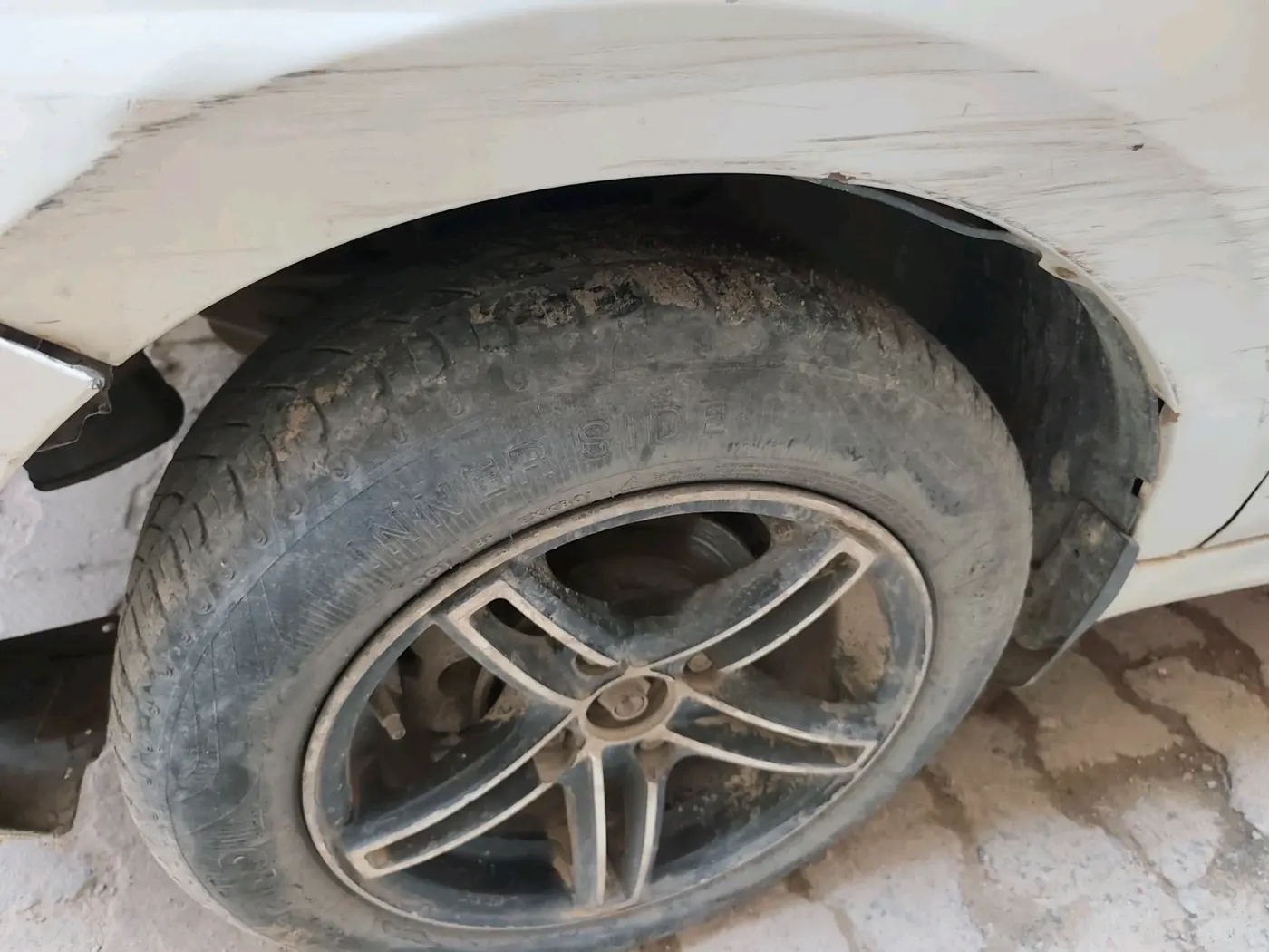 2017 Tata Tiago XT PETROL, CNG, Manual, 1,03,953 km, tyre