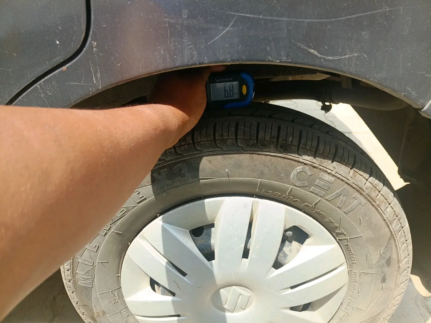 2017 Maruti Alto 800 LXI CNG, CNG, Manual, 32,533 km, tyre
