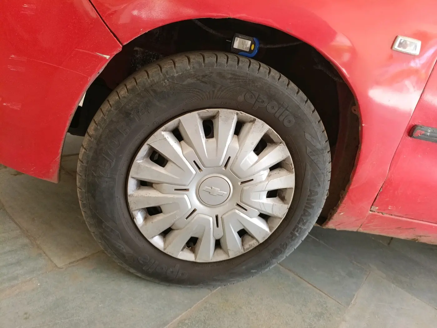 2013 Chevrolet Sail UVA 1.2 LS, CNG, Manual, 93,252 km, tyre