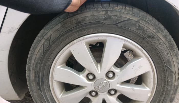 2014 Hyundai Xcent SX 1.2, Petrol, Manual, 1,66,516 km, tyre