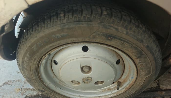 2011 Tata Nano LX, Petrol, Manual, 1,00,000 km, tyre