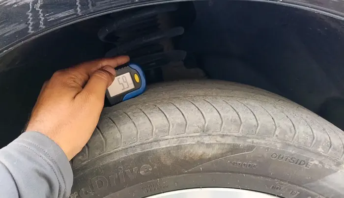 2025 MG Windsor EV Essence, Electric, Automatic, 25,605 km, tyre