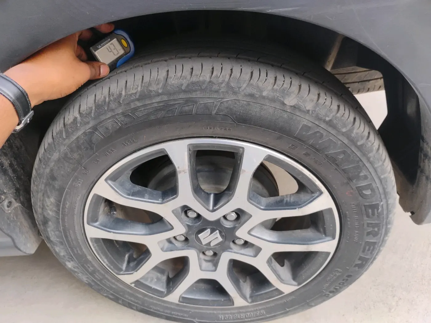 2022 Maruti XL6 ZETA CNG, CNG, Manual, 1,16,220 km, tyre