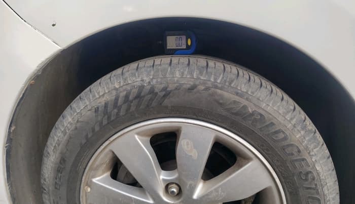 2014 Hyundai Xcent SX 1.2, Petrol, Manual, 84,546 km, tyre