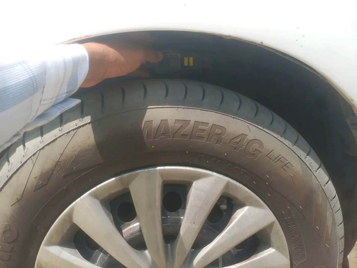 2016 Maruti Ritz LXI, CNG, Manual, 1,00,523 km, tyre