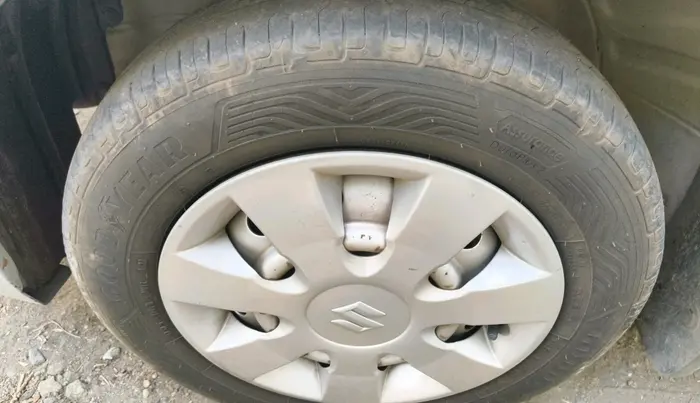 2013 Maruti Wagon R 1.0 LXI, Petrol, Manual, 1,01,200 km, tyre