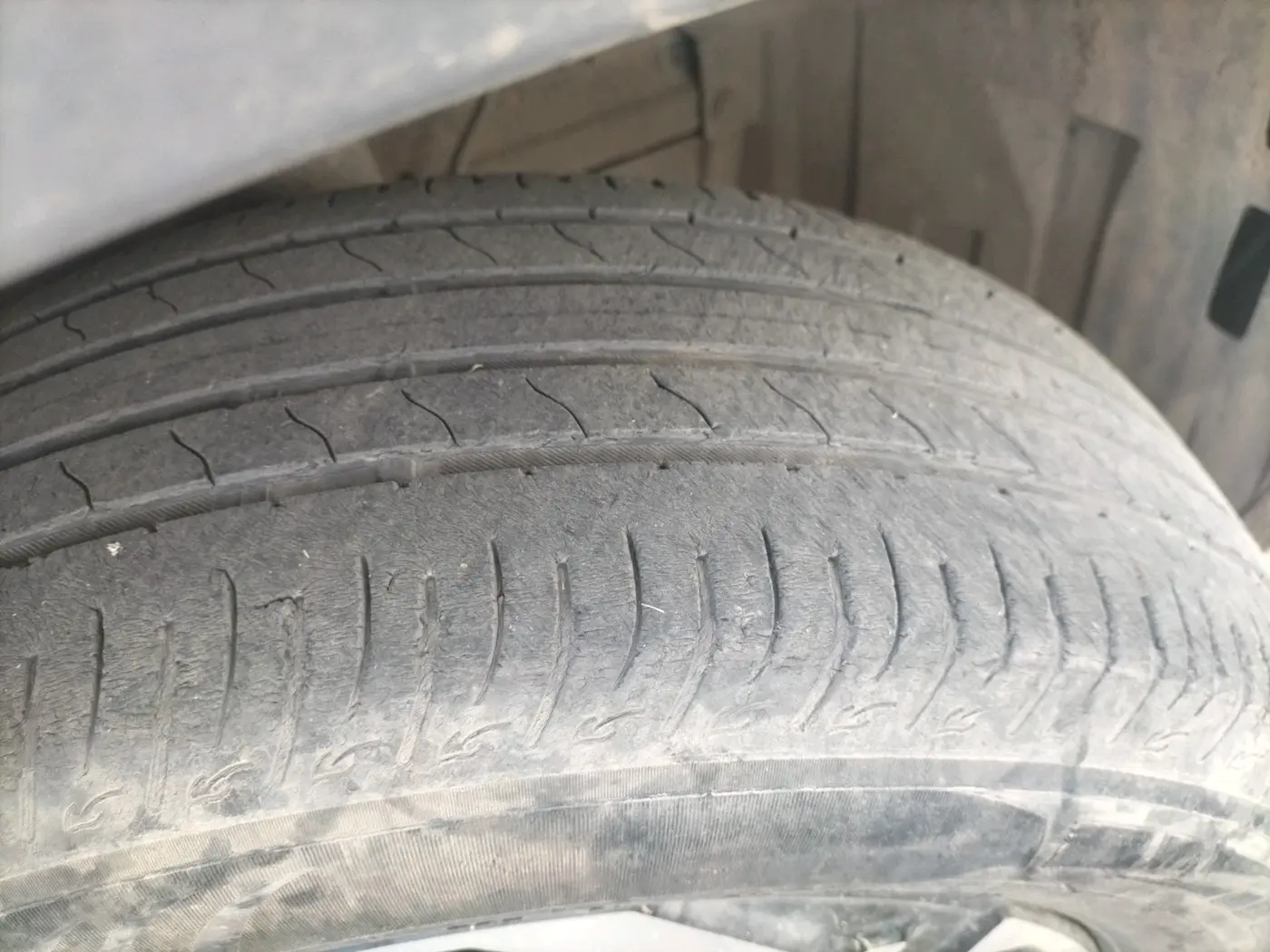 2023 Maruti BREZZA LXI S- CNG, CNG, Manual, 76,165 km, tyre