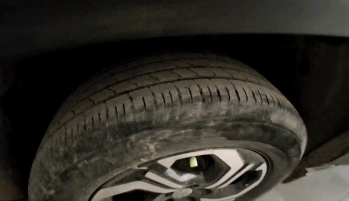 2022 Maruti BREZZA LXI SMART HYBRID, Petrol, Manual, 42,856 km, tyre