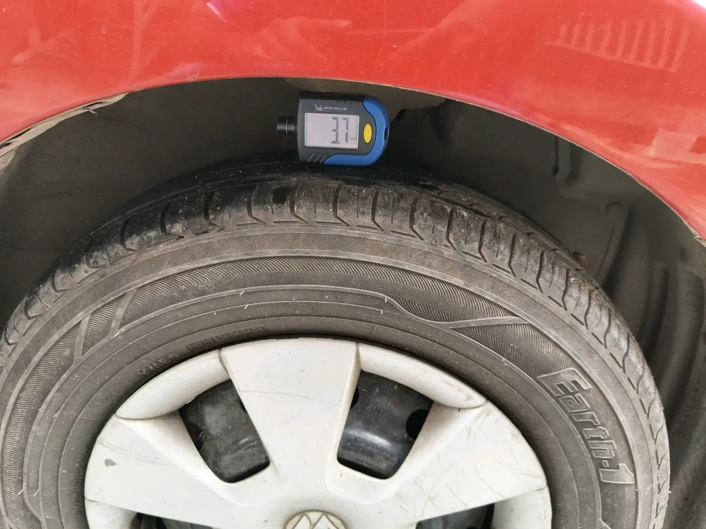 2010 Maruti A Star VXI, Petrol, Manual, 1,01,551 km, tyre