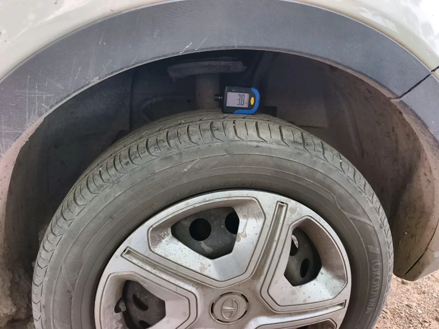 2022 Tata NEXON XM PETROL, CNG, Manual, 94,386 km, tyre