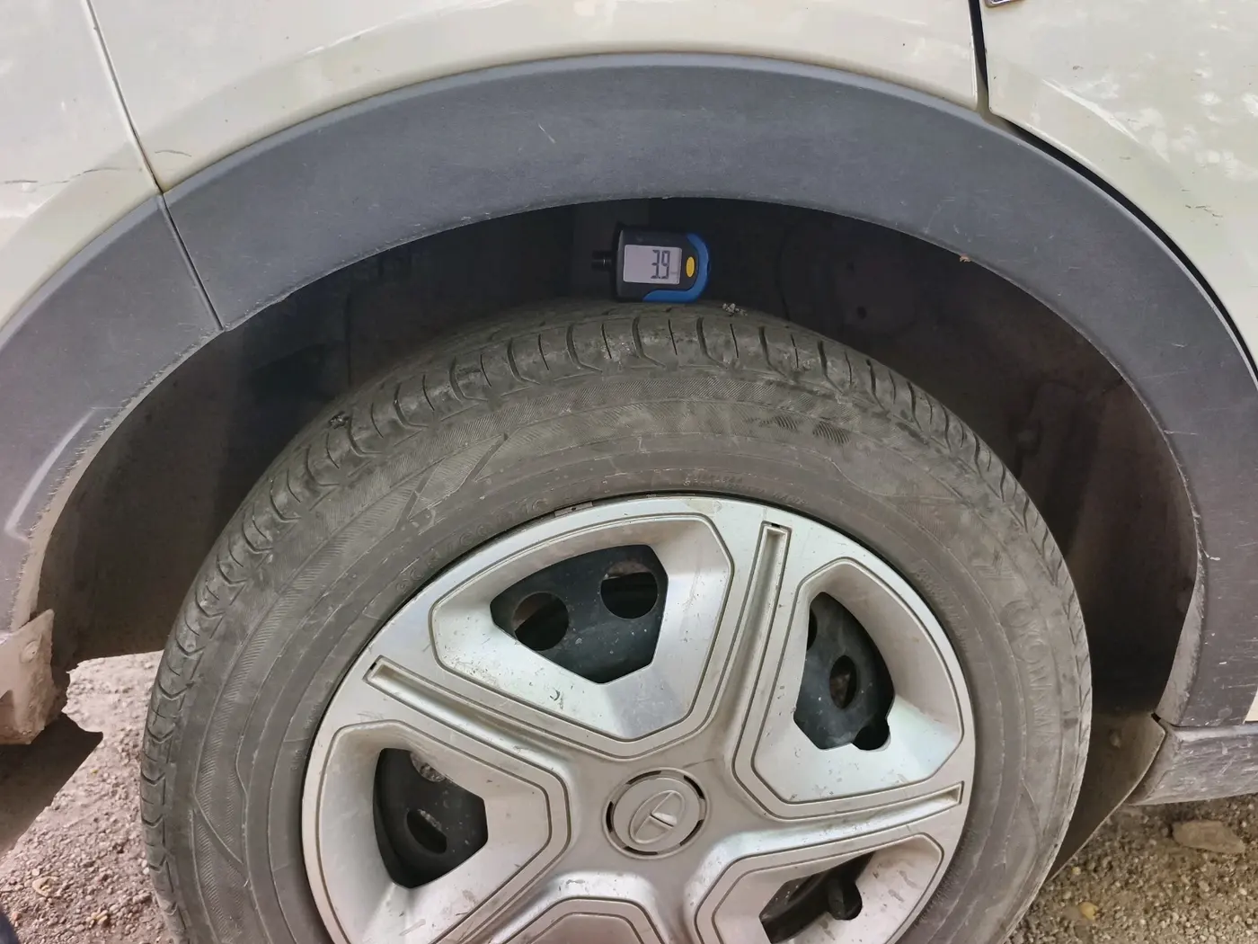 2022 Tata NEXON XM PETROL, CNG, Manual, 94,386 km, tyre