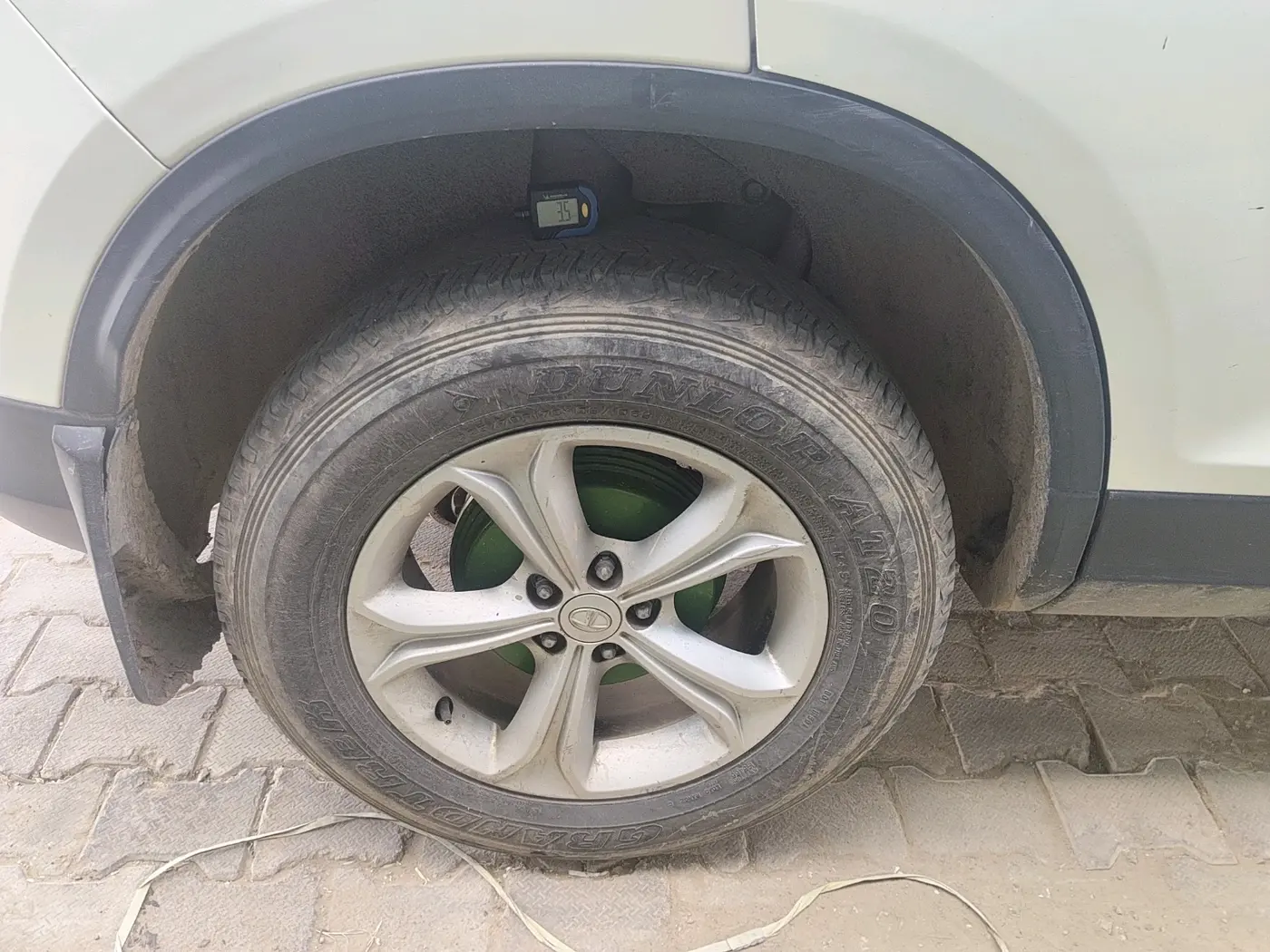 2019 Tata Harrier XZ 2.0L, Diesel, Manual, 1,19,988 km, tyre
