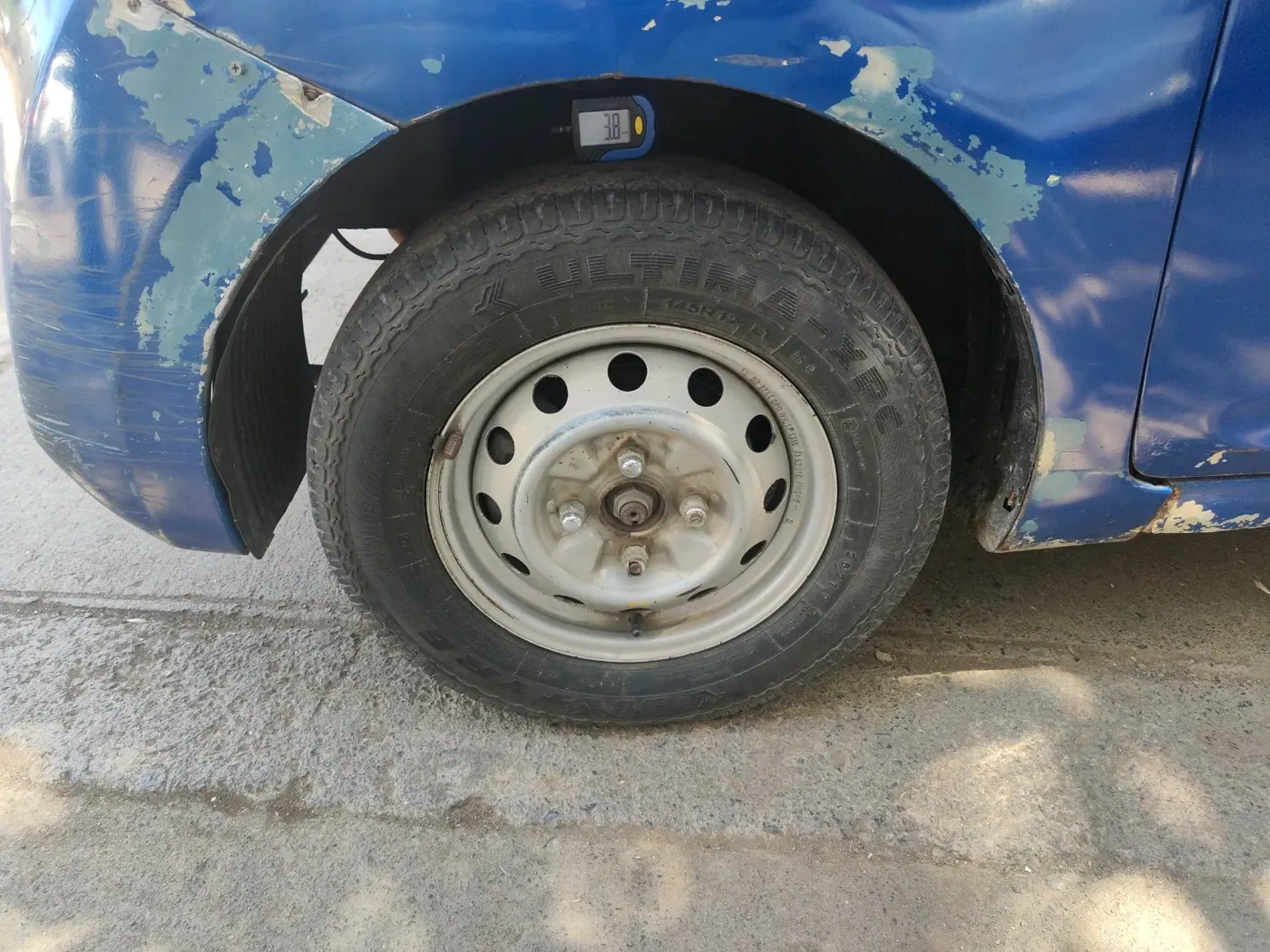 2013 Hyundai Eon ERA +, Petrol, Manual, 71,780 km, tyre