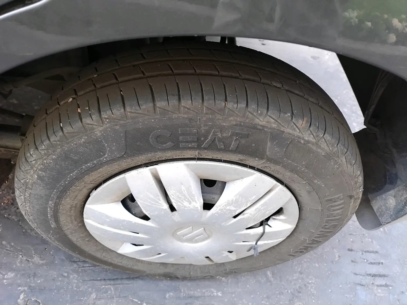 2021 Maruti Alto LXI, Petrol, Manual, 12,703 km, tyre