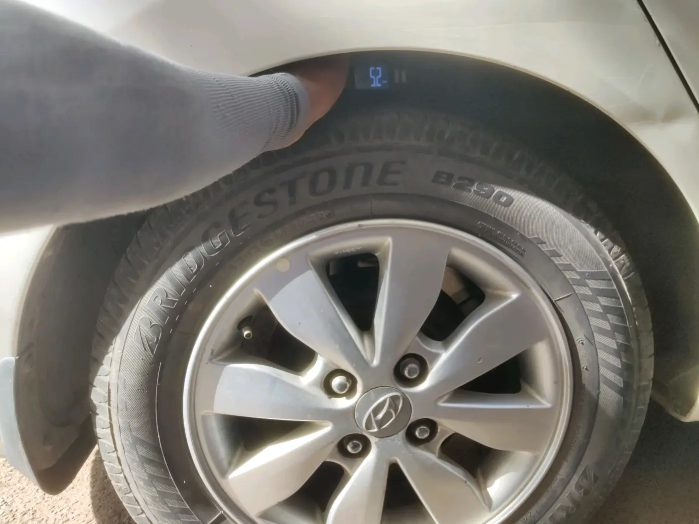 2014 Hyundai Xcent S 1.2, Petrol, Manual, 60,590 km, tyre