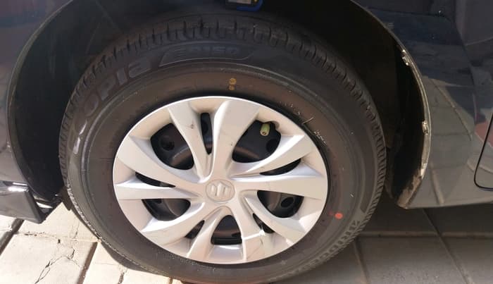 2024 Maruti Swift VXI, Petrol, Manual, 23,622 km, tyre