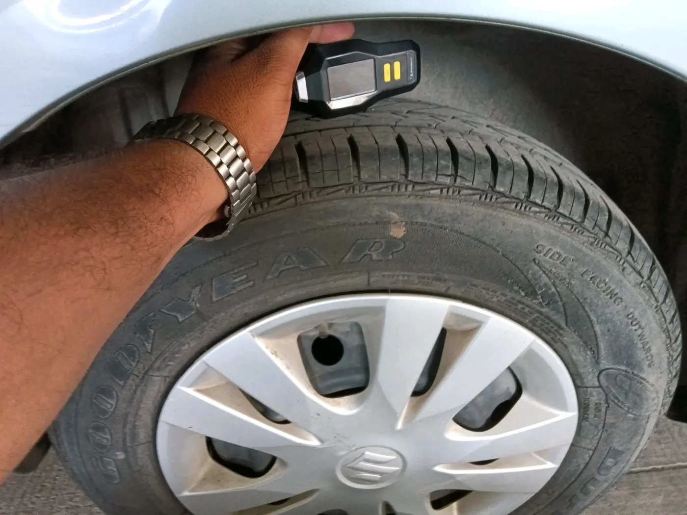 2013 Maruti Swift Dzire VXI, Petrol, Manual, 32,145 km, tyre