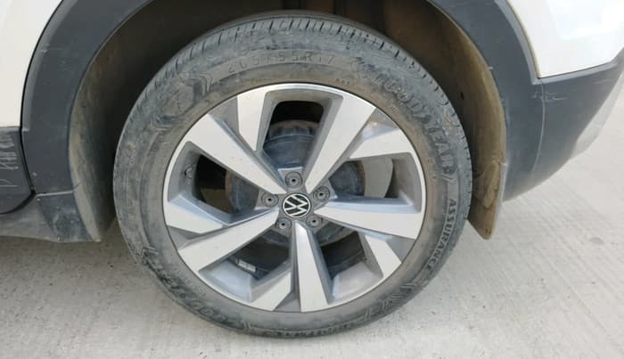2022 Volkswagen TAIGUN TOPLINE 1.0 TSI AT, Petrol, Automatic, 47,660 km, tyre