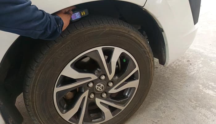 2021 Toyota Innova Crysta 2.4 GX AT 8 STR, Diesel, Automatic, 70,208 km, tyre