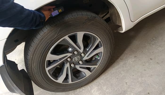 2021 Toyota Innova Crysta 2.4 GX AT 8 STR, Diesel, Automatic, 70,208 km, tyre