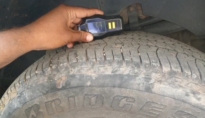 2012 Mahindra XUV500 W8, Diesel, Manual, 1,04,194 km, tyre