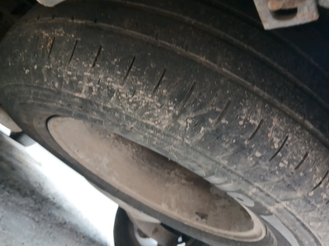2012 Mahindra XUV500 W8, Diesel, Manual, 1,04,194 km, tyre