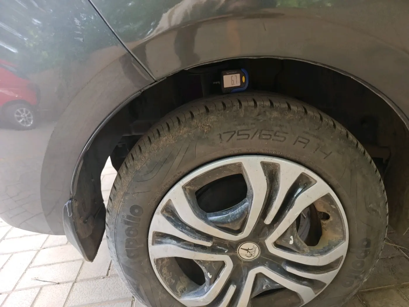 2023 Tata TIGOR EV XZ+ LUX, Electric, Automatic, 48,005 km, tyre