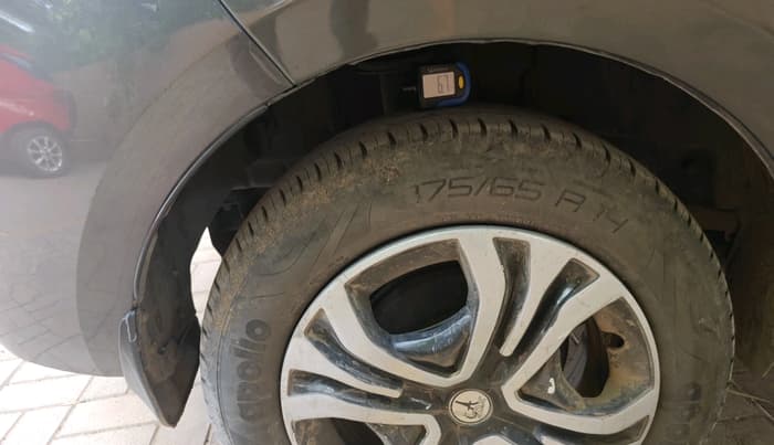 2023 Tata TIGOR EV XZ+ LUX, Electric, Automatic, 48,005 km, tyre
