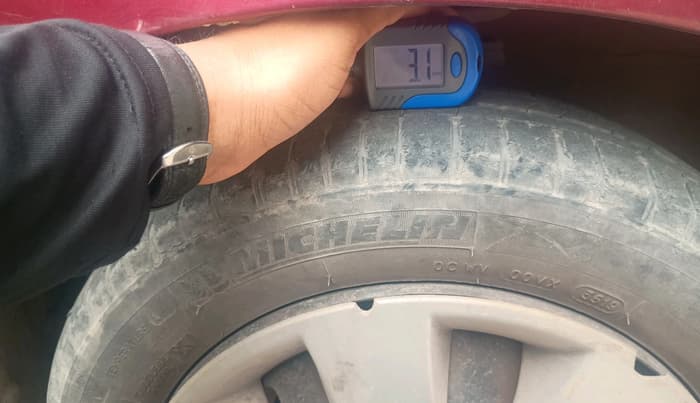 2011 Maruti Alto K10 VXI, CNG, Manual, 99,644 km, tyre