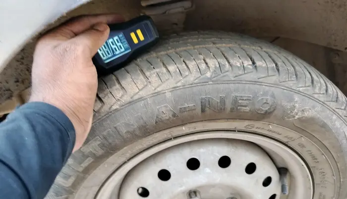 2023 Maruti Eeco 5 STR AC CNG, CNG, Manual, 58,864 km, tyre