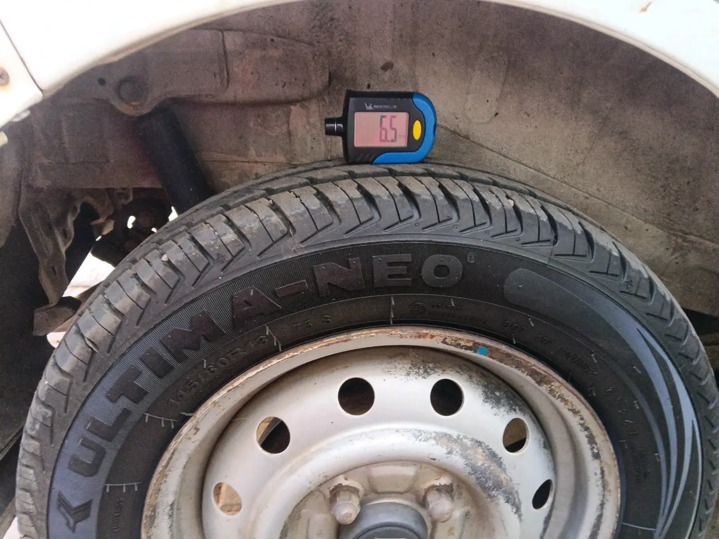 2012 Maruti Wagon R 1.0 LXI CNG, CNG, Manual, 75,023 km, tyre