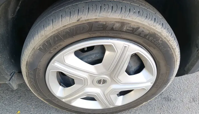 2022 Nissan MAGNITE XL, Petrol, Manual, 49,335 km, tyre