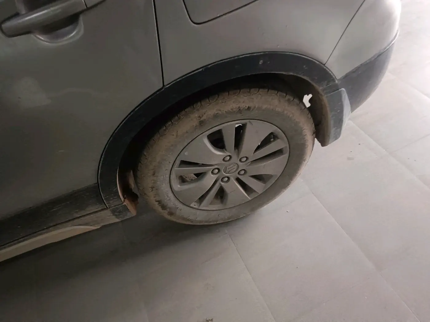 2016 Maruti S Cross ALPHA 1.6, Diesel, Manual, 1,12,200 km, tyre