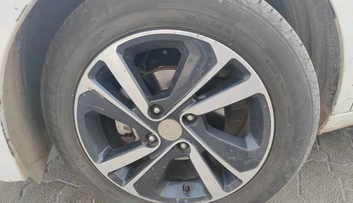 2024 Tata ALTROZ XZ Plus (S) Lux CNG , CNG, Manual, 56,882 km, tyre