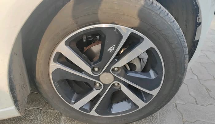 2024 Tata ALTROZ XZ Plus (S) Lux CNG , CNG, Manual, 56,882 km, tyre
