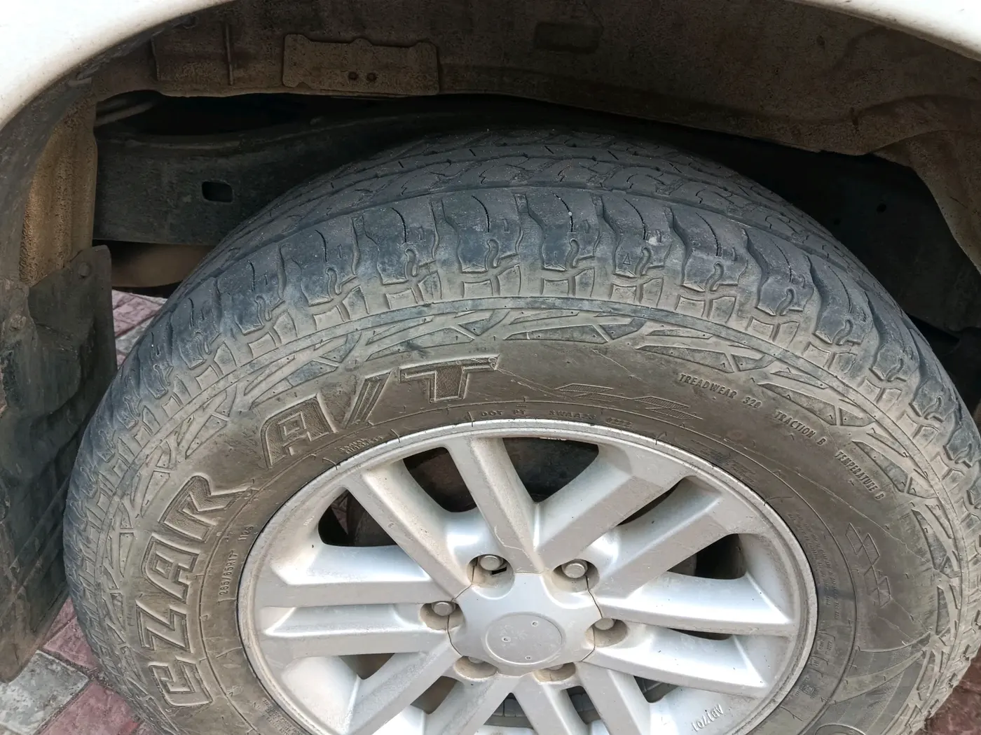2013 Toyota Fortuner 3.0 4X4 MT, Diesel, Manual, 1,40,584 km, tyre