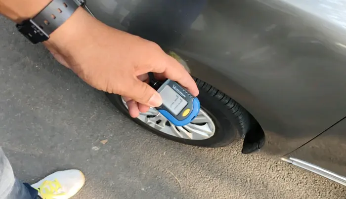 2018 Maruti Dzire VXI, Petrol, Manual, 1,00,367 km, tyre