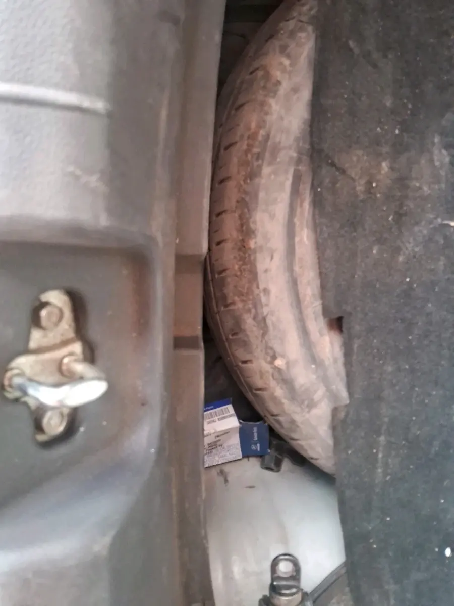 2021 Hyundai AURA S 1.2 CNG, CNG, Manual, 1,29,381 km, tyre