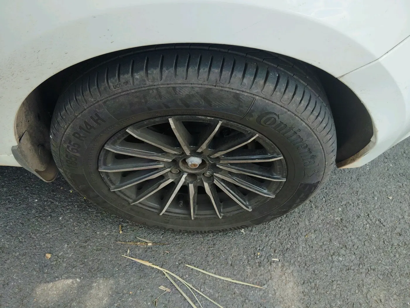2022 Tata Tiago XM CNG, CNG, Manual, 90,728 km, tyre