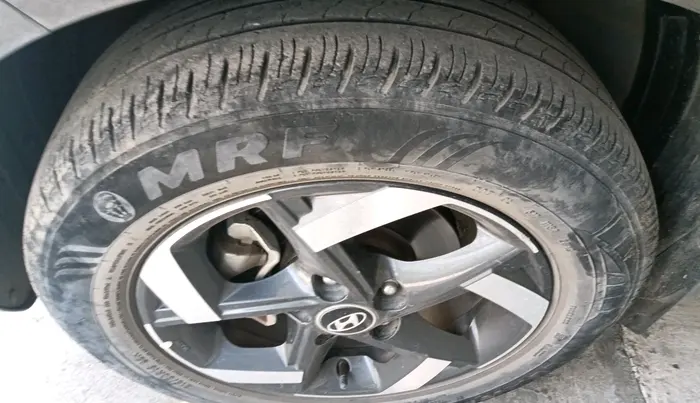 2019 Hyundai VENUE SX 1.0 TURBO, Petrol, Manual, 28,174 km, tyre