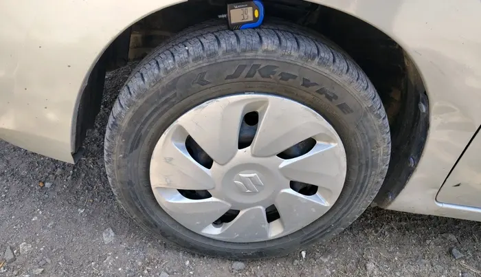 2015 Maruti Wagon R 1.0 VXI AMT, CNG, Automatic, 80,639 km, tyre