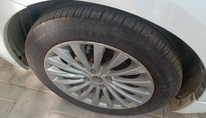 2017 Maruti Ciaz ALPHA DIESEL 1.3, Diesel, Manual, 1,26,491 km, tyre