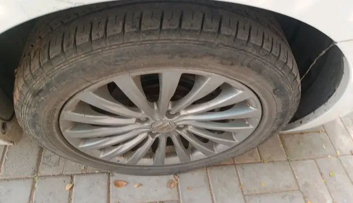 2017 Maruti Ciaz ALPHA DIESEL 1.3, Diesel, Manual, 1,26,491 km, tyre