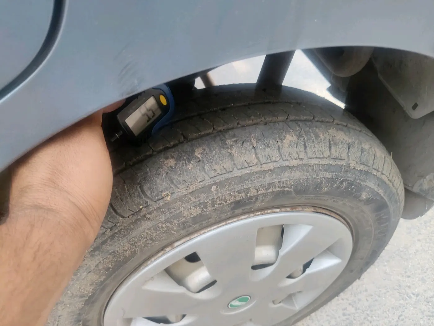 2013 Maruti Wagon R 1.0 LXI, Petrol, Manual, 85,395 km, tyre