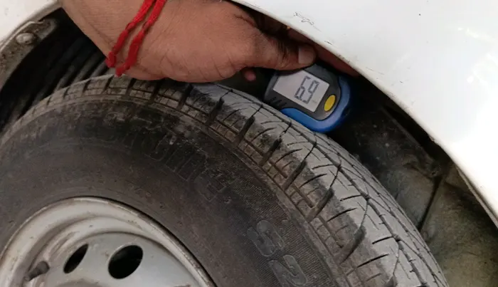 2014 Hyundai Eon ERA +, Petrol, Manual, 39,034 km, tyre