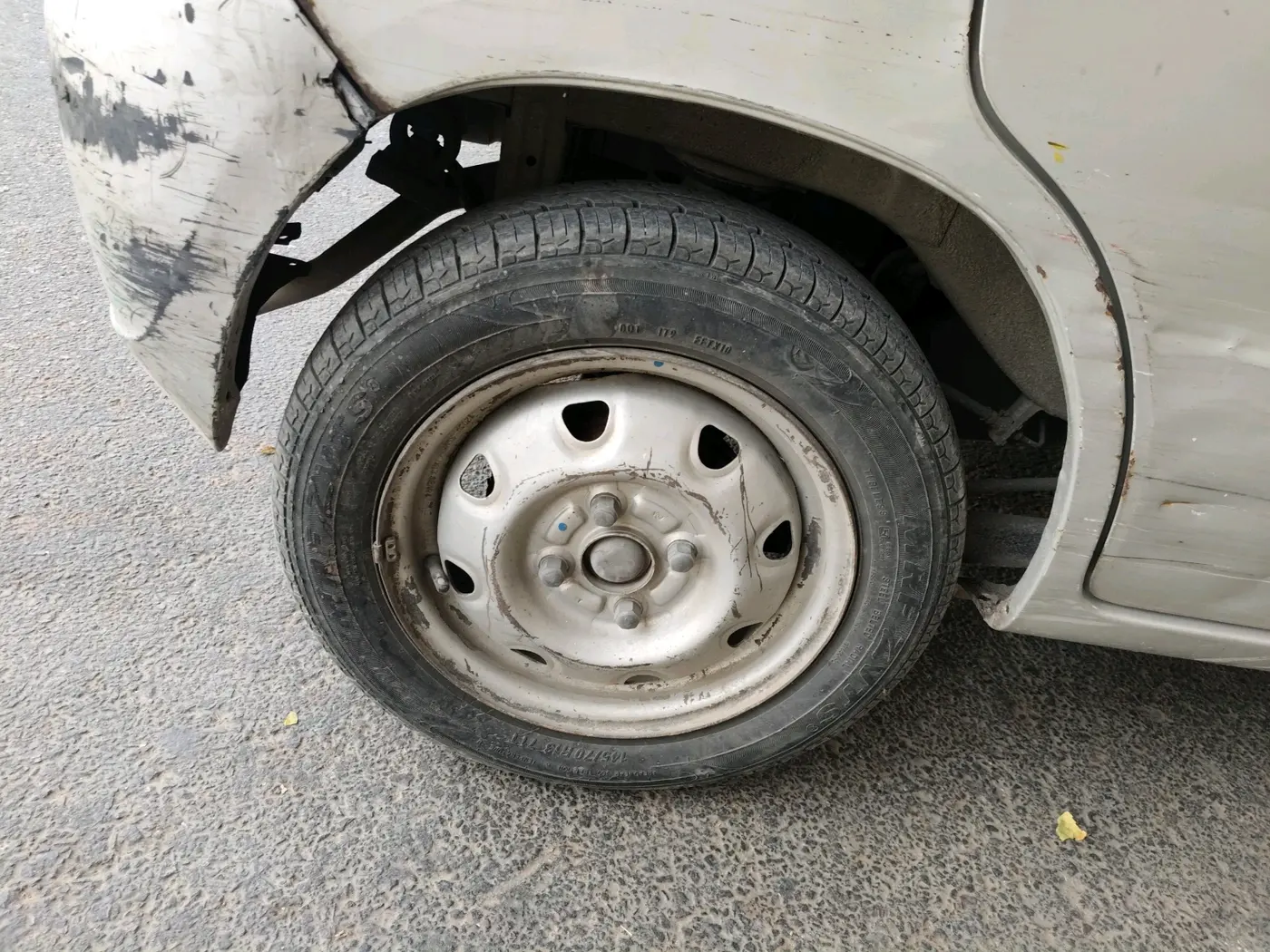 2012 Maruti Zen Estilo LXI CNG, CNG, Manual, 81,794 km, tyre