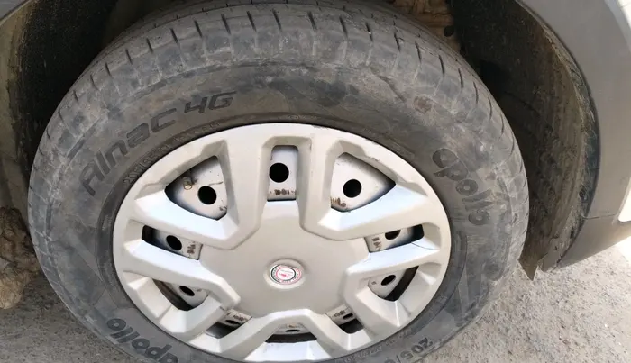 2019 Mahindra XUV300 W4 1.5 DIESEL, Diesel, Manual, 87,501 km, tyre