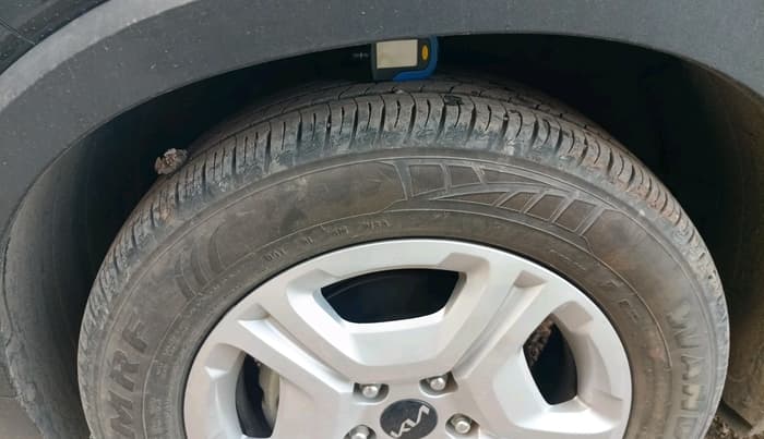 2022 KIA SONET HTK PLUS 1.2, Petrol, Manual, 22,708 km, tyre
