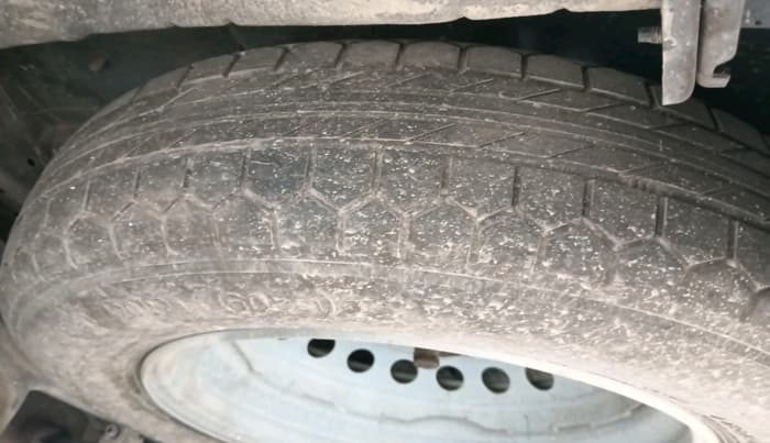 2023 Mahindra XUV700 AX 7 P MT 7 STR, Petrol, Manual, 81,036 km, tyre